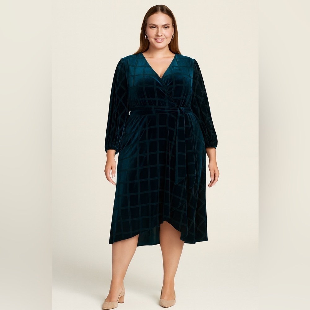 Calvin Klein Velvet Midi Dress with Burnout Plaid Design – Size 18W (NWT)
